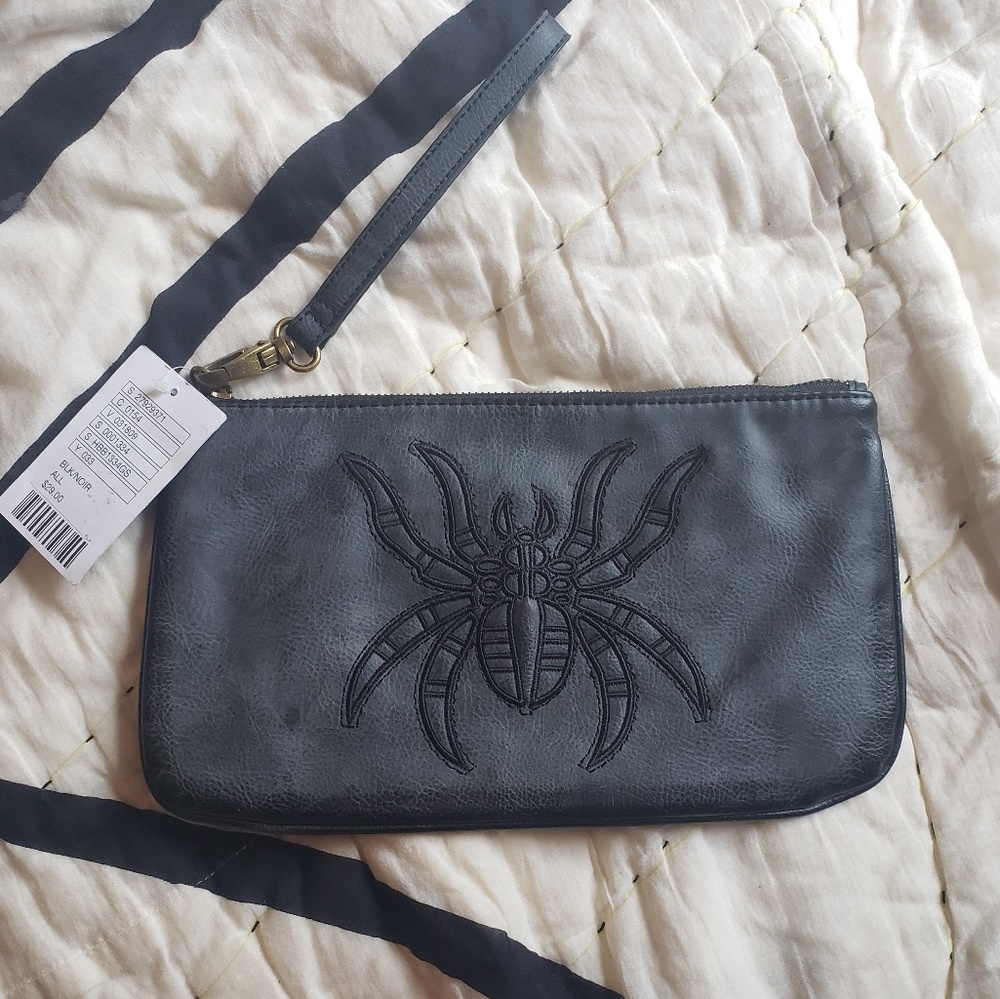 LAST CHANCE! NWT Wristlet